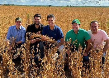 Secretário de Desenvolvimento faz visita técnica a propriedade rural em Montanha
