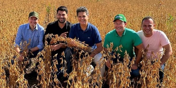 Secretário de Desenvolvimento faz visita técnica a propriedade rural em Montanha