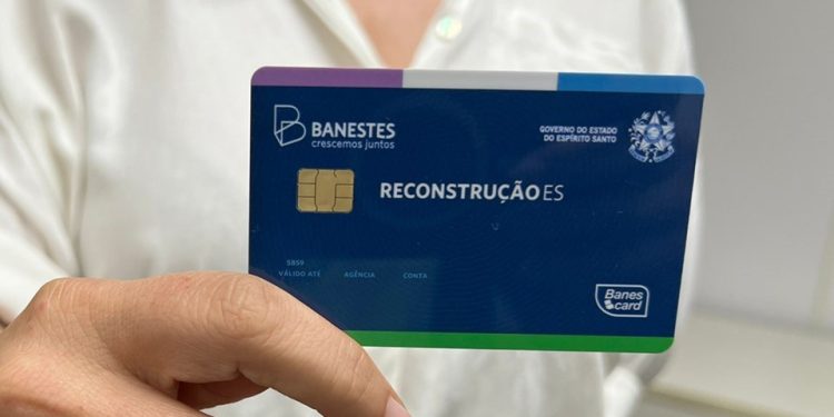 Governo do ES divulga lista de beneficiários do primeiro lote do Cartão Reconstrução