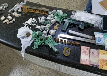 Operação da Polícia Civil prende três pessoas e apreende arma, drogas e dinheiro em Linhares