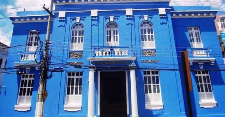 Prefeito de Colatina sanciona projeto que aumenta salário de vereadores em 90%