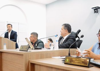 Deputado eleito Lucas Scaramussa prestigia posse da Mesa Diretora da Câmara de São Mateus