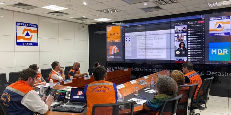 Reunião técnica prepara agências federais para chuvas intensas no Sudeste e na Bahia