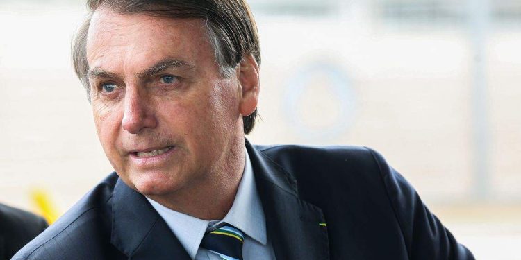 Na rua, Bolsonaro comia pastel, em casa camarão, bacalhau e picanha