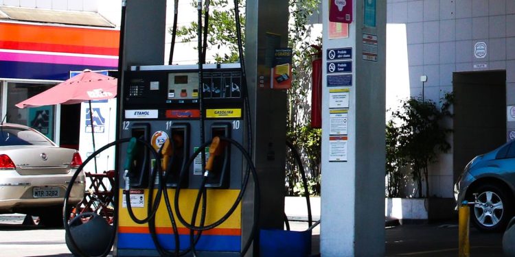 Governo federal garante abastecimento de combustíveis no país