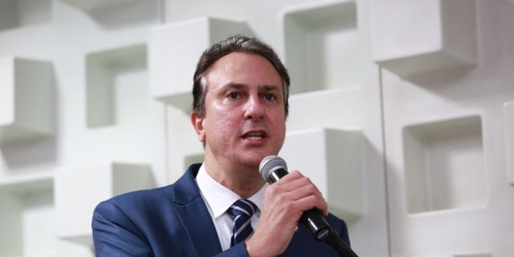 Camilo Santana assume o Ministério da Educação e promete ampliar nacionalmente as escolas em tempo integral