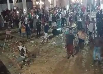 Show é cancelado e público promove quebra-quebra em Aracruz