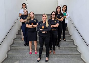 Polícia do ES orienta foliões sobre leis que protegem mulheres de assédio