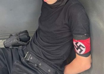Adolescente entra com bomba, arma falsa e machado em escola de SP