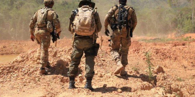 PF começa a destruir maquinário de garimpeiros na TI Yanomami