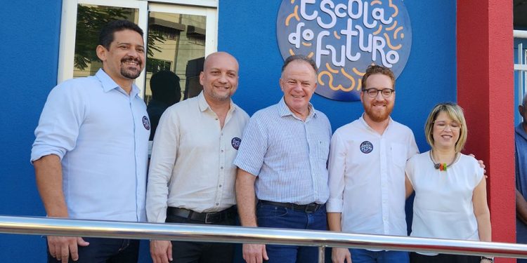 Governo do Estado inicia ano letivo com certificação Escola do Futuro em cinco unidades de ensino
