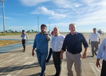 Ministro visita obras do terminal de passageiros do Aeroporto Regional de Linhares