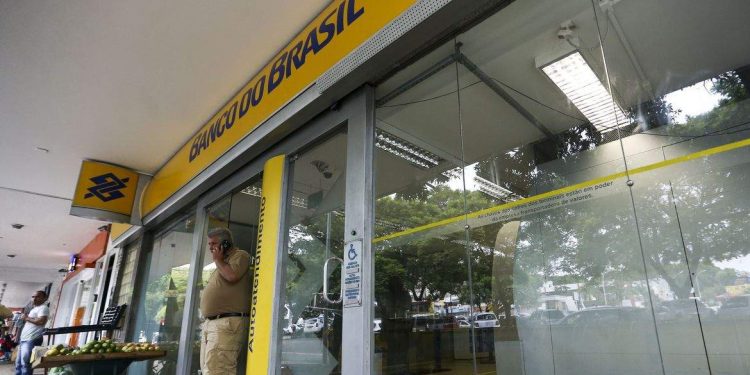Bancos reabrem a partir das 12h nesta quarta-feira