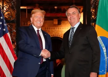 EUA: Bolsonaro deve ir a evento conservador com Trump