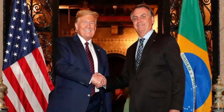 EUA: Bolsonaro deve ir a evento conservador com Trump