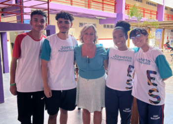 Escola de Baixo Guandu recebe norte americana para imersão da Língua Inglesa