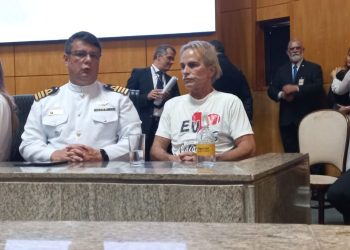 Mesmo debilitado, Meneguelli vai à Assembleia para tomar posse