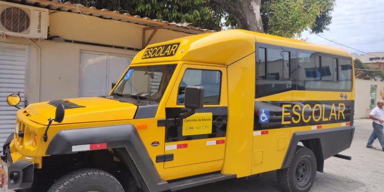 Sedu realiza entrega de veículos escolares ao município de Piúma