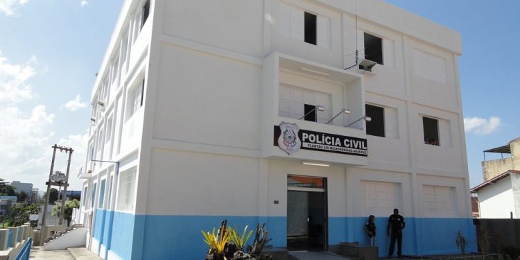 Mulher suspeita de homicídio e tentativa é presa em Aracruz