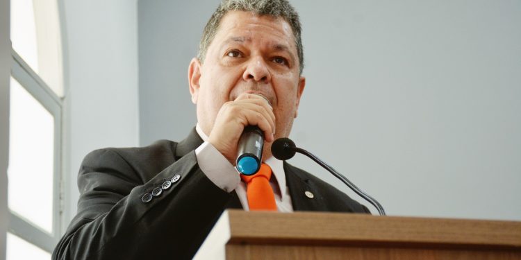 Paulo Fundão volta a defender desapropriação de antigas sedes da Petrobras e Suzano em São Mateus