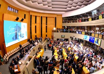 Deputados estaduais tomam posse em sessão solene