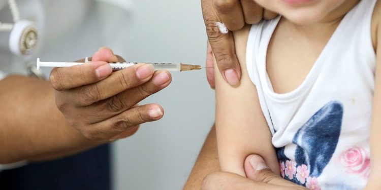 Sesa inicia aplicação de dose de reforço contra a Covid-19 para crianças de 3 a 11 anos