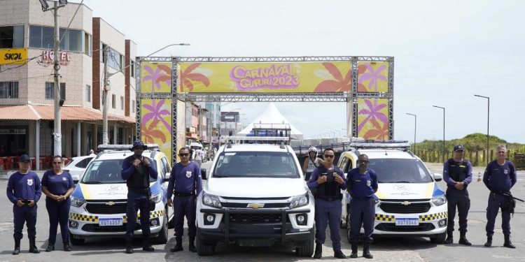 Efetivo da Polícia Militar e Guarda Municipal para garantir a segurança dos foliões no Carnaval de Guriri