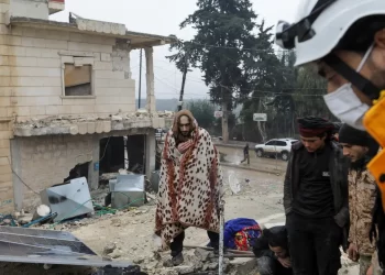 Terremoto de magnitude 7,8 deixa mais de 2 mil mortos na Turquia e na Síria