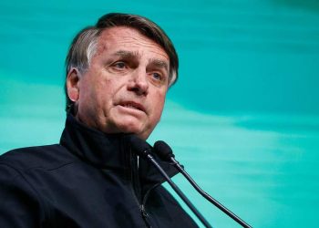 Lula não vai fazer ‘o que bem quer do futuro da nação’, afirma Bolsonaro