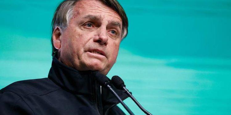 Lula não vai fazer ‘o que bem quer do futuro da nação’, afirma Bolsonaro