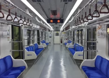 Após ser chamada de “senhora”, mulher esfaqueia três pessoas