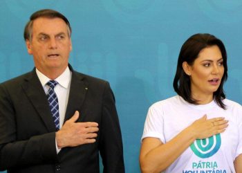Bolsonaro tentou trazer ilegalmente joias de R$ 16,5 milhões para Michelle