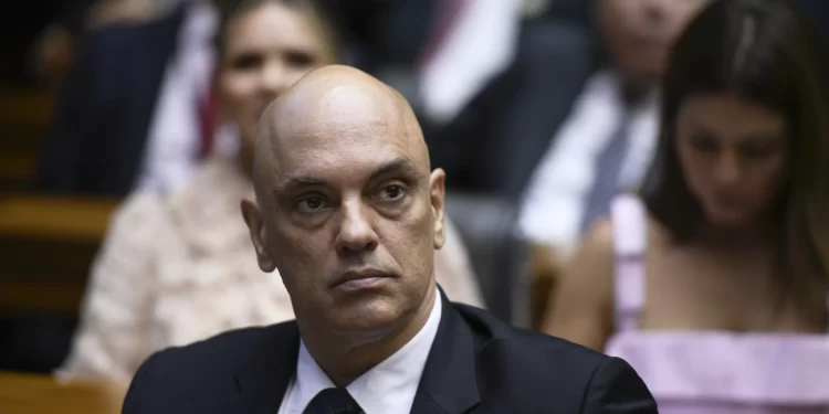 Redes: Moraes quer regular impulsionamento de conteúdos