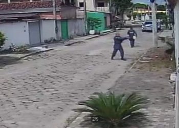 PM atira em rapaz algemado e governador manda investigar caso em Pedro Canário