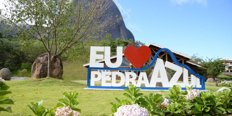 Pedra Azul está no Top 10 dos destinos mais acolhedores do Brasil