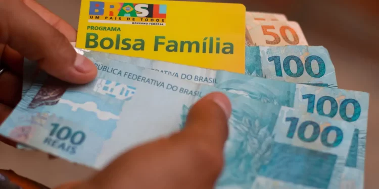 Espírito Santo tem 306 mil beneficiários e média de R＄ 680 no novo Bolsa Família