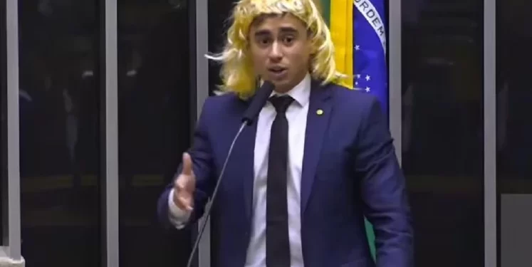 Moraes pede à PGR o bloqueio das redes de Nikolas Ferreira
