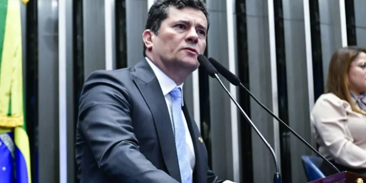 Olheiro do PCC fazia campana na frente da casa de Moro