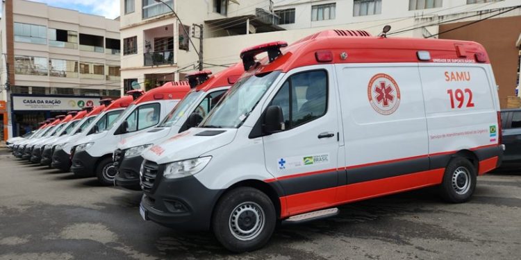 Governo entrega novas ambulâncias para fortalecer o SAMU 192 na região norte