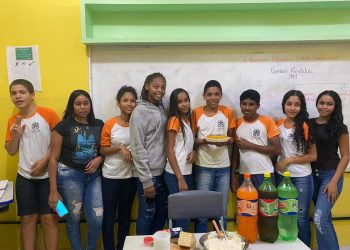 Aluno atendido pela Educação Especial ganha primeira festa de aniversário em escola de Ecoporanga