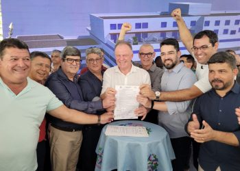 Casagrande inaugura obras e autoriza início de construção do Hospital do Câncer de Cachoeiro