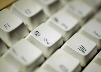 STF debate retirada de conteúdos ofensivos da internet