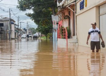Com milhares sem abrigo, Rio Branco deve sofrer com mais chuvas fortes
