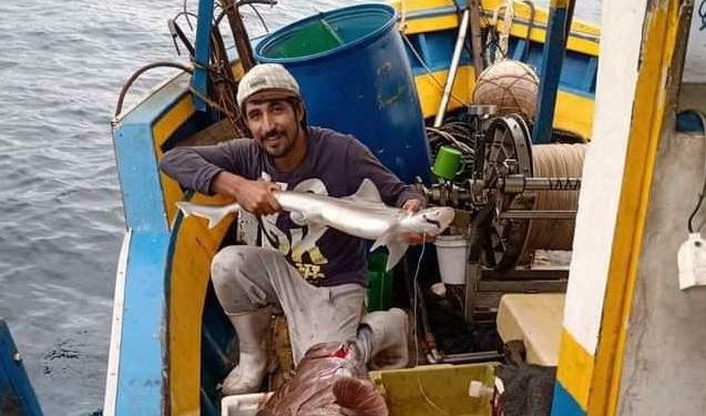 Jovem pescador fez último pedido antes de morrer em naufrágio; pai, primo e amigo foram resgatados com vida em Guriri