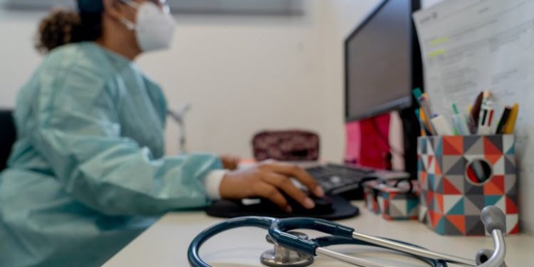 Governo anuncia retomada do Mais Médicos para o Brasil