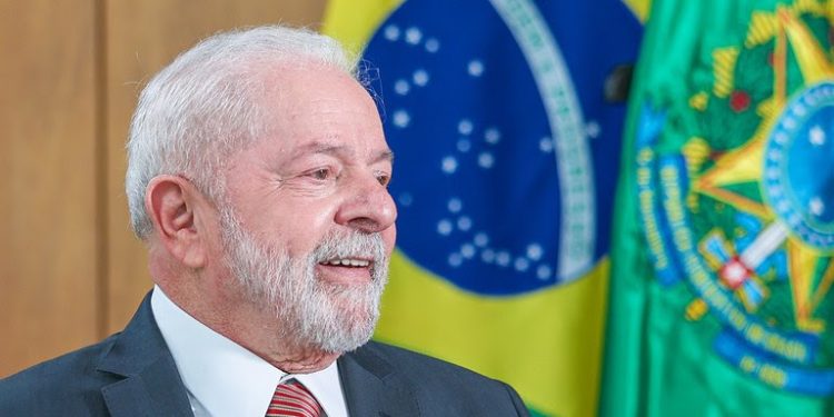 Presidente Lula visita a China com delegação recorde de empresários
