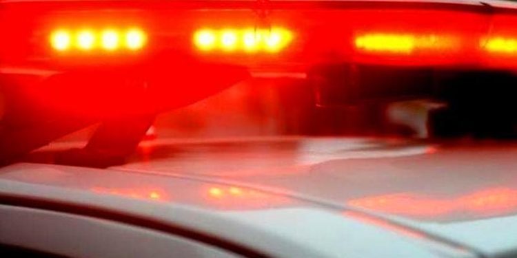 Homem agride mãe adotiva, ameaça o pai, tenta chutar policial e acaba preso no ES