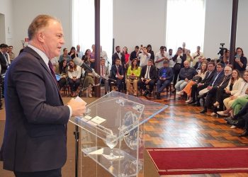 Governador Casagrande anuncia novos investimentos na área da educação