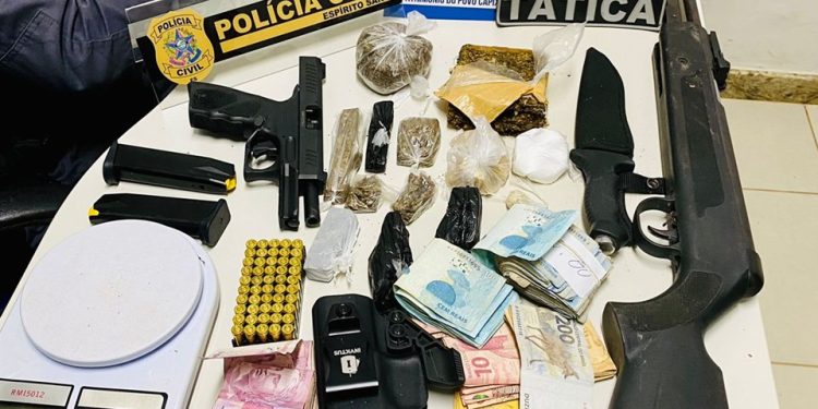 Polícia Civil apreende armas, drogas, munições e dinheiro durante operação em Barra de São Francisco