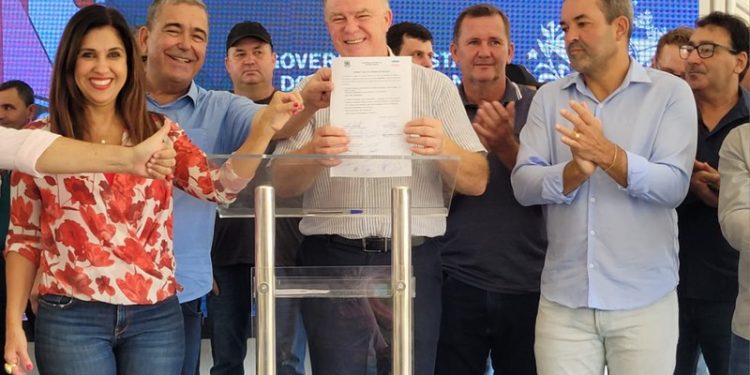 Casagrande realiza entrega de investimentos na infraestrutura em Vila Pavão